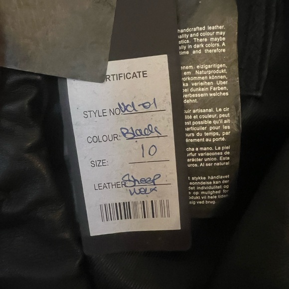 Cropped Black Leather Jacket - Picture 5 of 5